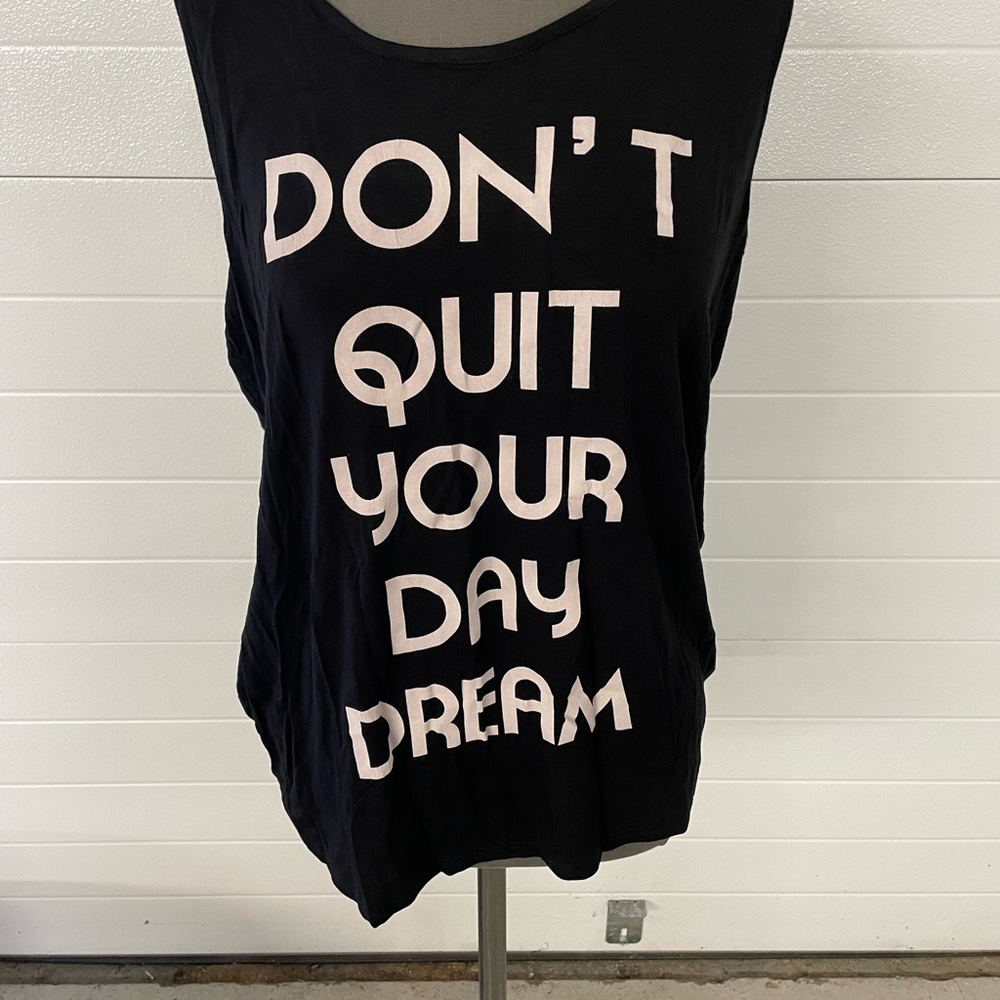 Graphic sleeveless tank. Size XL